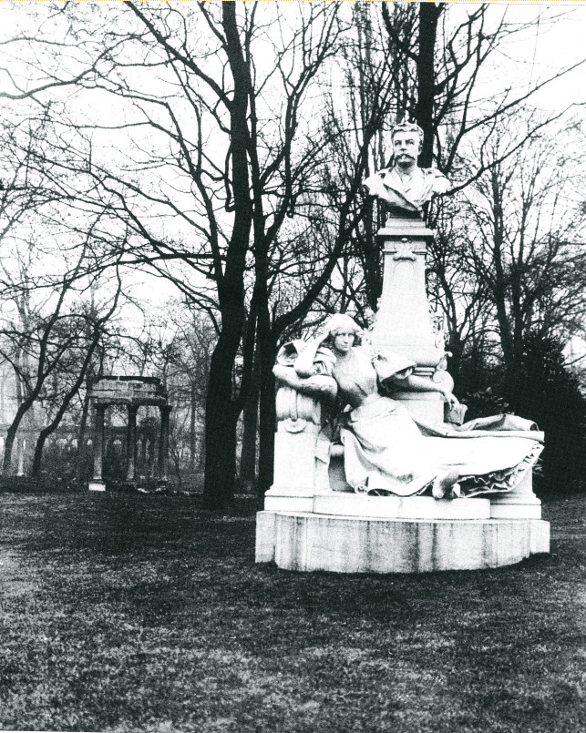 Image - Le monument Maupassant, au parc Monceau